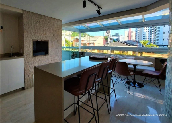 Imagem Apartamento com 3 Quartos à Venda, 248 m² em Agronômica - Florianópolis