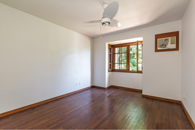 Imagem Casa de Condomínio com 3 Quartos à Venda, 205 m² em Ipanema - Porto Alegre Imagem Casa de Condomínio com 3 Quartos à Venda, 205 m² em Ipanema - Porto Alegre