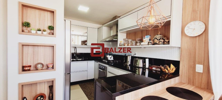 Imagem Casa com 3 Quartos à Venda, 200 m² em Corrego Grande - Florianópolis