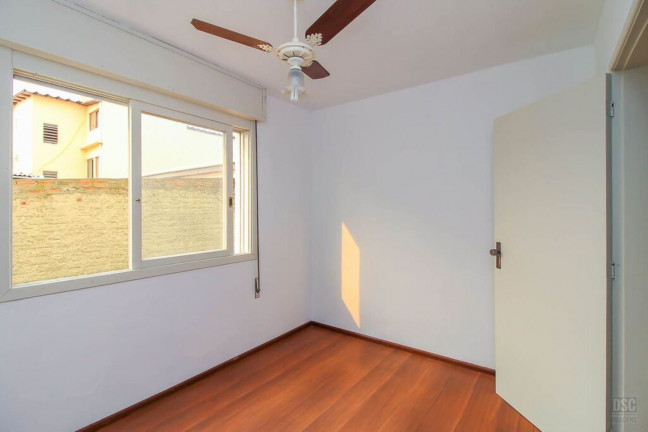 Imagem Imóvel com 2 Quartos à Venda, 56 m² em Cristal - Porto Alegre Imagem Imóvel com 2 Quartos à Venda, 56 m² em Cristal - Porto Alegre
