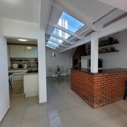 Imagem Casa com 3 Quartos à Venda, 200 m² em Estreito - Florianópolis Imagem Casa com 3 Quartos à Venda, 200 m² em Estreito - Florianópolis