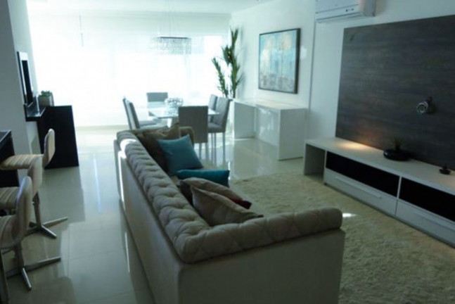 Imagem Imóvel com 3 Quartos à Venda, 130 m² em Centro - Balneário Camboriú Imagem Imóvel com 3 Quartos à Venda, 130 m² em Centro - Balneário Camboriú