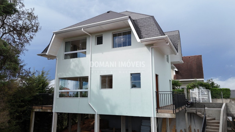 Imagem Casa com 3 Quartos à Venda, 226 m² em Região Do Alto Da Vila Inglesa - Campos Do Jordão Imagem Casa com 3 Quartos à Venda, 226 m² em Região Do Alto Da Vila Inglesa - Campos Do Jordão