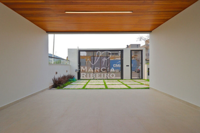 Imagem Casa com 3 Quartos à Venda, 237 m² em Lagoa Da Conceição - Florianópolis Imagem Casa com 3 Quartos à Venda, 237 m² em Lagoa Da Conceição - Florianópolis
