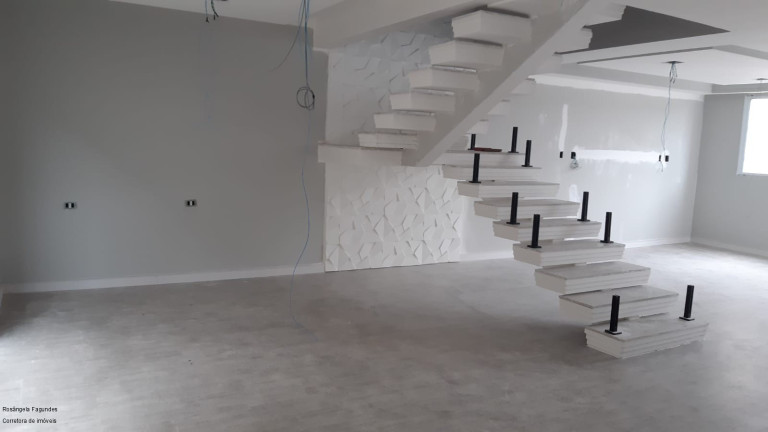 Imagem Sobrado com 4 Quartos à Venda, 215 m² em Residencial Morumbí - Poços De Caldas Imagem Sobrado com 4 Quartos à Venda, 215 m² em Residencial Morumbí - Poços De Caldas