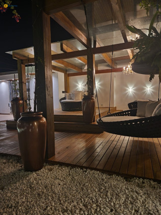 Imagem Casa com 3 Quartos à Venda, 375 m² em Canasvieiras - Florianópolis Imagem Casa com 3 Quartos à Venda, 375 m² em Canasvieiras - Florianópolis