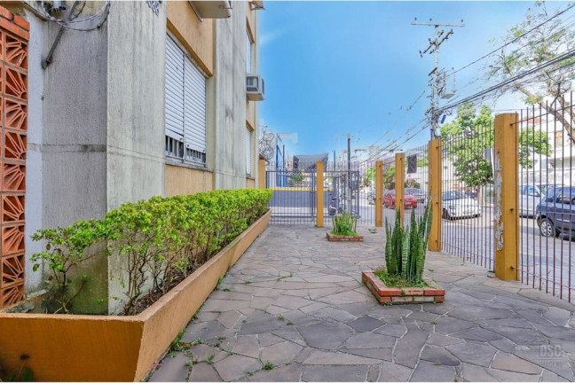 Imagem Imóvel com 2 Quartos à Venda, 70 m² em Santana - Porto Alegre Imagem Imóvel com 2 Quartos à Venda, 70 m² em Santana - Porto Alegre