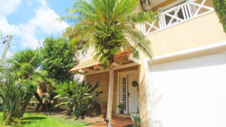 Imagem Casa com 4 Quartos à Venda, 243 m² em Partenon - Porto Alegre Imagem Casa com 4 Quartos à Venda, 243 m² em Partenon - Porto Alegre
