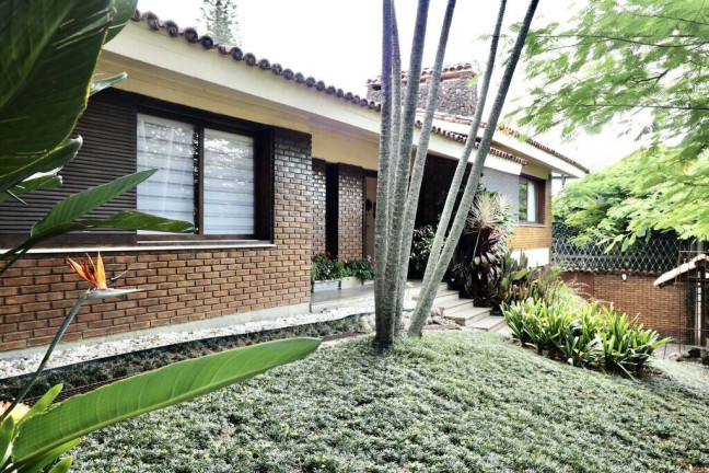 Imagem Casa com 3 Quartos à Venda, 459 m² em Cristal - Porto Alegre Imagem Casa com 3 Quartos à Venda, 459 m² em Cristal - Porto Alegre