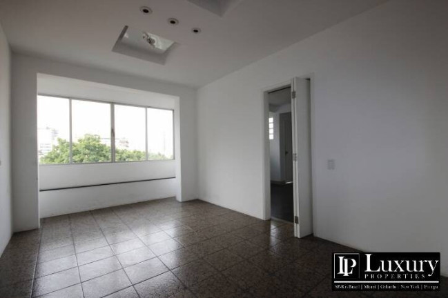 Imagem Casa com 3 Quartos à Venda, 380 m² em Pacaembu - São Paulo Imagem Casa com 3 Quartos à Venda, 380 m² em Pacaembu - São Paulo