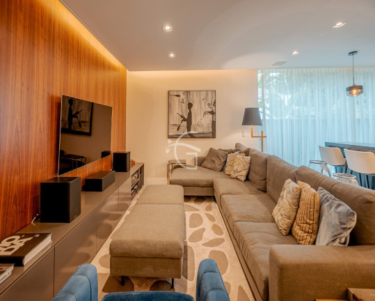 Imagem Casa com 4 Quartos à Venda,  em América - Joinville