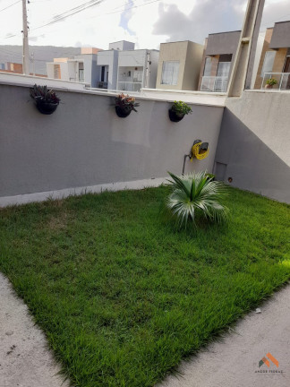 Imagem Casa com 2 Quartos à Venda, 80 m²