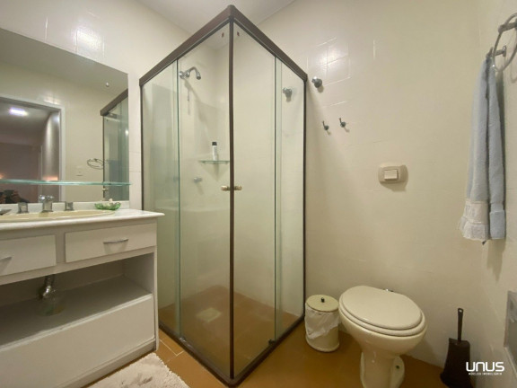Imagem Casa com 3 Quartos à Venda, 220 m² em Estreito - Florianópolis