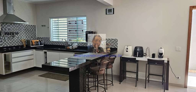 Imagem Casa com 3 Quartos à Venda, 358 m² em Chácara Vale Do Rio Cotia - Carapicuíba Imagem Casa com 3 Quartos à Venda, 358 m² em Chácara Vale Do Rio Cotia - Carapicuíba