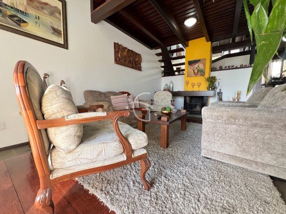 Imagem Casa com 4 Quartos à Venda, em Saguaçu - Joinville Imagem Casa com 4 Quartos à Venda, em Saguaçu - Joinville