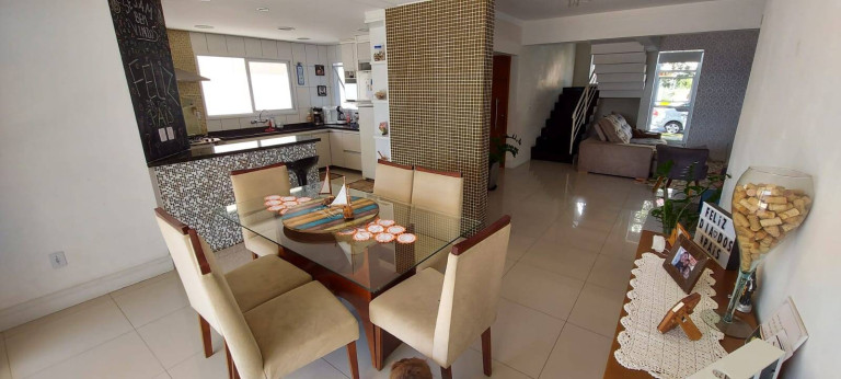 Imagem Sobrado com 3 Quartos à Venda, 300 m² em Piracangaguá - Taubaté Imagem Sobrado com 3 Quartos à Venda, 300 m² em Piracangaguá - Taubaté
