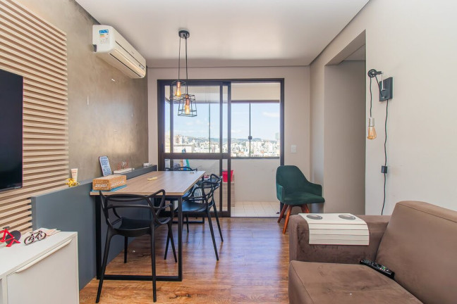 Imagem Imóvel com 1 Quarto à Venda, em Petrópolis - Porto Alegre Imagem Imóvel com 1 Quarto à Venda, em Petrópolis - Porto Alegre