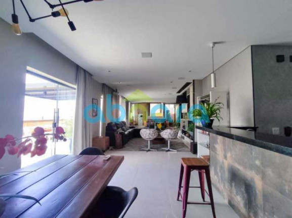 Foto do imóvel Cobertura com 4 Quartos à Venda, 400 m² em Copacabana - Rio De Janeiro