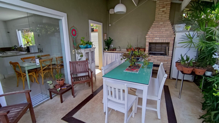 Imagem Casa com 4 Quartos à Venda, 230 m² em Chácara Das Paineiras - Carapicuíba Imagem Casa com 4 Quartos à Venda, 230 m² em Chácara Das Paineiras - Carapicuíba