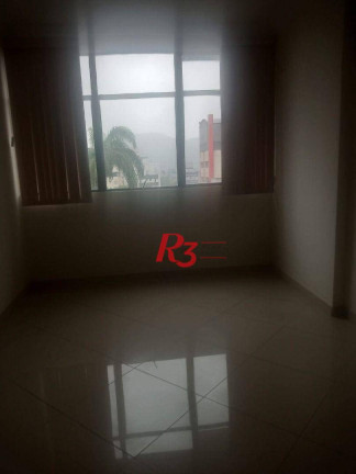 Sala Comercial à Venda ou Locação, 122 m² em Gonzaga - Santos