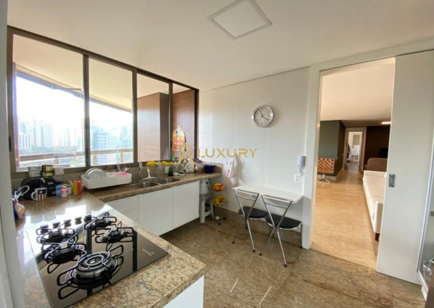 Imagem Imóvel com 4 Quartos à Venda, 244 m² em Vale Do Sereno - Nova Lima Imagem Imóvel com 4 Quartos à Venda, 244 m² em Vale Do Sereno - Nova Lima