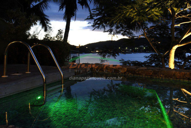 Imagem Casa com 9 Quartos à Venda, 454 m² em Ferradura - Búzios Imagem Casa com 9 Quartos à Venda, 454 m² em Ferradura - Búzios