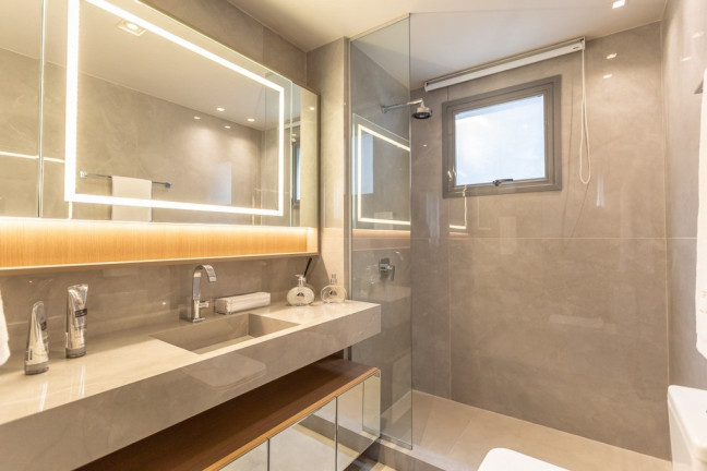 Imagem Apartamento com 3 Quartos à Venda, 202 m² em Jardim Europa - Porto Alegre Imagem Apartamento com 3 Quartos à Venda, 202 m² em Jardim Europa - Porto Alegre