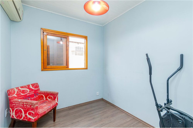 Imagem Casa com 4 Quartos à Venda, em Sarandi - Porto Alegre Imagem Casa com 4 Quartos à Venda, em Sarandi - Porto Alegre