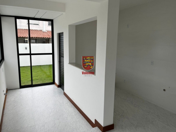 Imagem Casa com 3 Quartos à Venda, 150 m² em Ribeirão Da Ilha - Florianópolis Imagem Casa com 3 Quartos à Venda, 150 m² em Ribeirão Da Ilha - Florianópolis