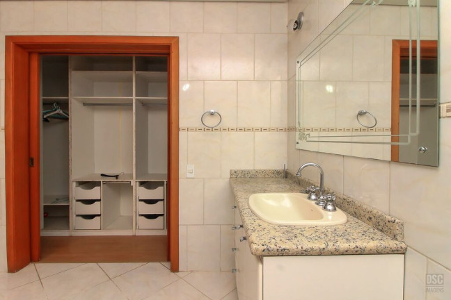 Imagem Casa com 3 Quartos à Venda, 337 m² em Cascata - Porto Alegre Imagem Casa com 3 Quartos à Venda, 337 m² em Cascata - Porto Alegre