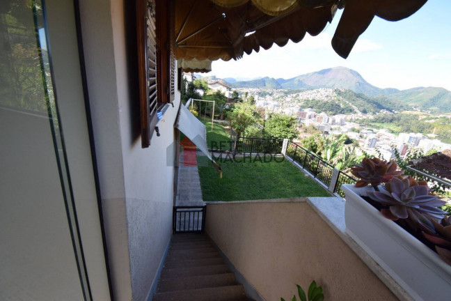 Imagem Casa com 3 Quartos à Venda, 1.674 m² em Panorama - Teresópolis