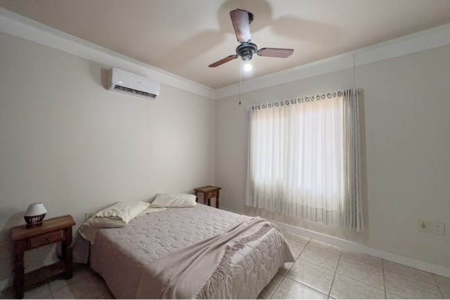 Imagem Casa com 4 Quartos à Venda, 200 m² em Centro - Xangri-lá Imagem Casa com 4 Quartos à Venda, 200 m² em Centro - Xangri-lá