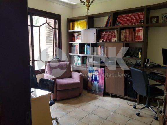 Imagem Casa com 4 Quartos à Venda, 338 m² em Jardim Itu - Porto Alegre Imagem Casa com 4 Quartos à Venda, 338 m² em Jardim Itu - Porto Alegre