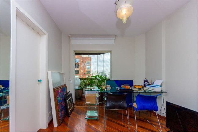 Imagem Imóvel com 3 Quartos à Venda,  em Vila Nova Conceição - São Paulo