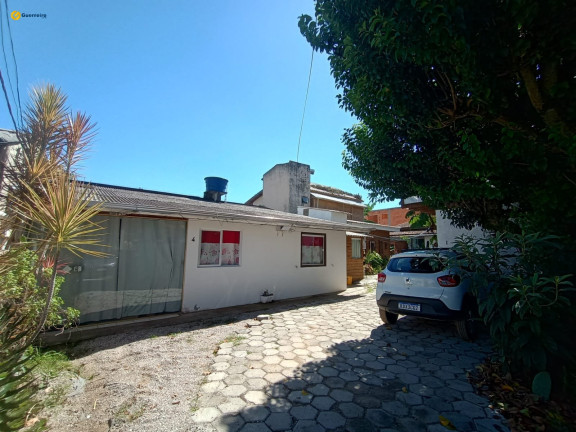 Imagem Casa com 3 Quartos à Venda, 392 m² em São João Do Rio Vermelho - Florianópolis Imagem Casa com 3 Quartos à Venda, 392 m² em São João Do Rio Vermelho - Florianópolis