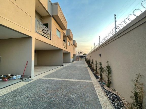 Imagem Sobrado com 3 Quartos à Venda, em Plano Diretor Sul - Palmas Imagem Sobrado com 3 Quartos à Venda, em Plano Diretor Sul - Palmas