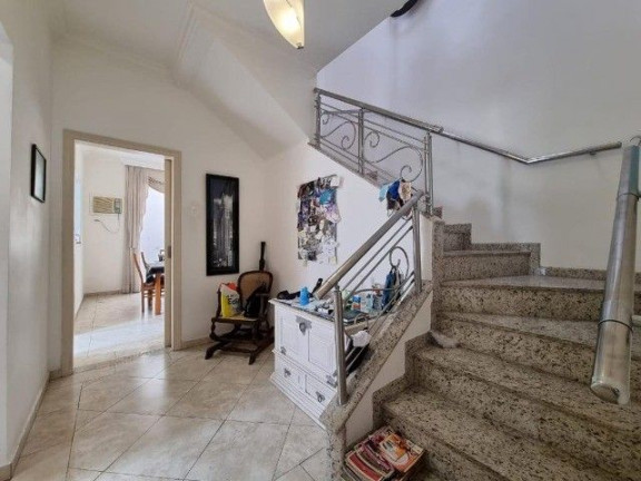 Casa com 3 Quartos à Venda, 195 m² em Gonzaga - Santos