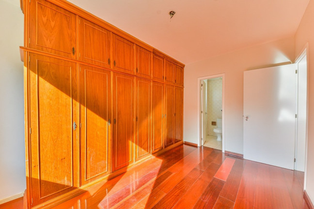 Imagem Apartamento com 3 Quartos à Venda, 100 m² em Moinhos De Vento - Porto Alegre Imagem Apartamento com 3 Quartos à Venda, 100 m² em Moinhos De Vento - Porto Alegre