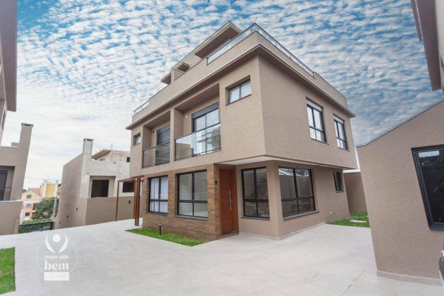 Sobrado com 3 Quartos à Venda, 104 m² em Tingui - Curitiba
