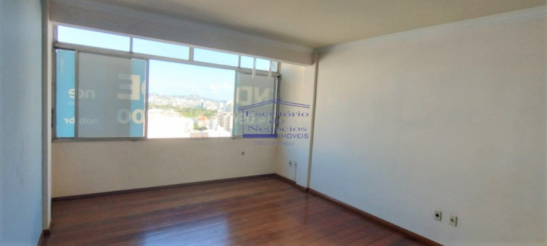 Imagem Imóvel com 3 Quartos à Venda, 122 m² em Independência - Porto Alegre Imagem Imóvel com 3 Quartos à Venda, 122 m² em Independência - Porto Alegre