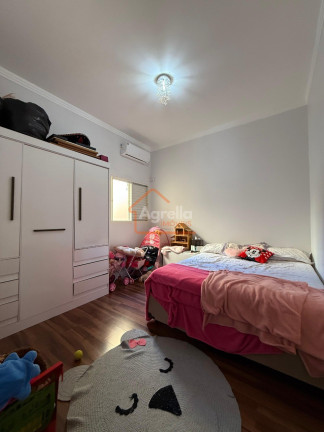Imagem Casa com 3 Quartos à Venda, 200 m² em Loteamento Morro Amarelo - Mogi Guaçu Imagem Casa com 3 Quartos à Venda, 200 m² em Loteamento Morro Amarelo - Mogi Guaçu