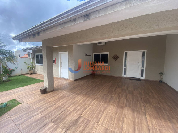 Casa com 3 Quartos à Venda, 240 m² em Maria Luiza - Cascavel
