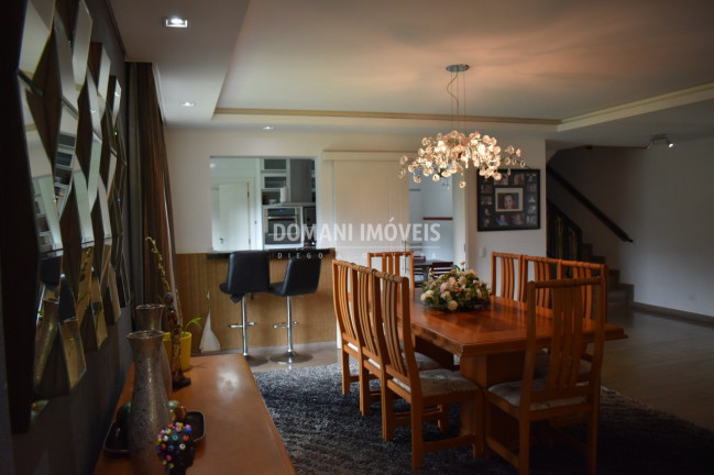 Imagem Casa com 4 Quartos à Venda, 402 m² em Região Do Alto Da Boa Vista - Campos Do Jordão Imagem Casa com 4 Quartos à Venda, 402 m² em Região Do Alto Da Boa Vista - Campos Do Jordão