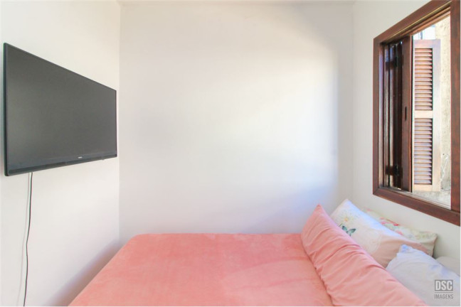 Imagem Casa com 3 Quartos à Venda, em Vila Nova - Porto Alegre Imagem Casa com 3 Quartos à Venda, em Vila Nova - Porto Alegre