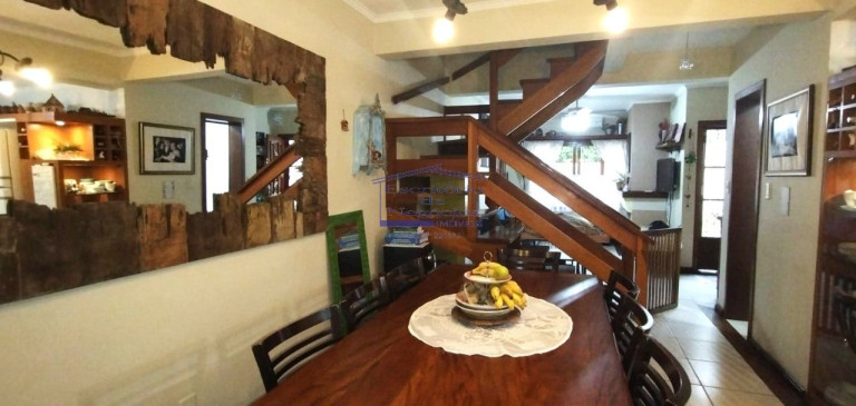 Imagem Casa com 3 Quartos à Venda, 177 m² em Ipanema - Porto Alegre Imagem Casa com 3 Quartos à Venda, 177 m² em Ipanema - Porto Alegre