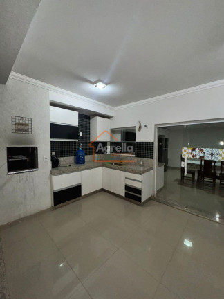 Imagem Casa com 3 Quartos à Venda, 217 m² em Jardim Jacira - Mogi Guaçu Imagem Casa com 3 Quartos à Venda, 217 m² em Jardim Jacira - Mogi Guaçu