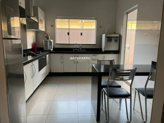 Imagem Casa com 3 Quartos à Venda, 238 m² Imagem Casa com 3 Quartos à Venda, 238 m²