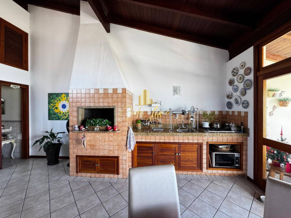 Imagem Casa com 3 Quartos à Venda, 210 m² em Balneário - Florianópolis Imagem Casa com 3 Quartos à Venda, 210 m² em Balneário - Florianópolis