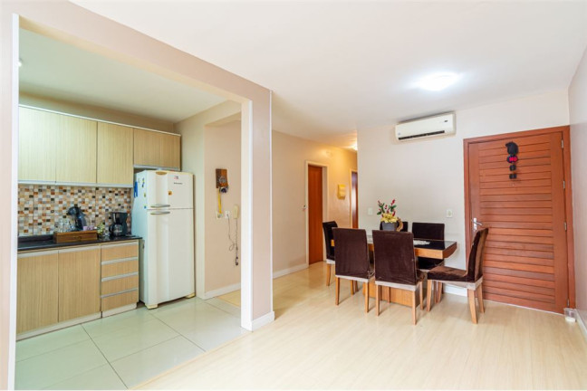 Imagem Casa com 3 Quartos à Venda, em Olaria - Canoas Imagem Casa com 3 Quartos à Venda, em Olaria - Canoas