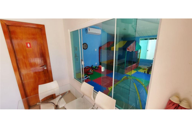 Imagem Casa com 7 Quartos à Venda, 680 m² em Praia De Guarajuba - Camaçari Imagem Casa com 7 Quartos à Venda, 680 m² em Praia De Guarajuba - Camaçari